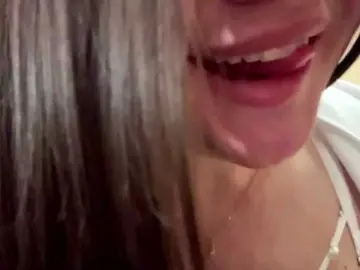 Dve-bolshie-doyki  live sex cam