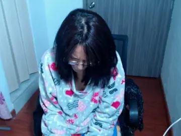 Valak133  live sex cam