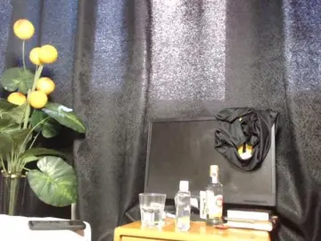 Curvyzaraa  live sex cam