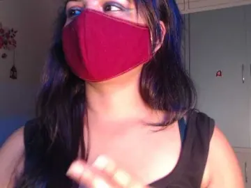 Itshotanu  live sex cam
