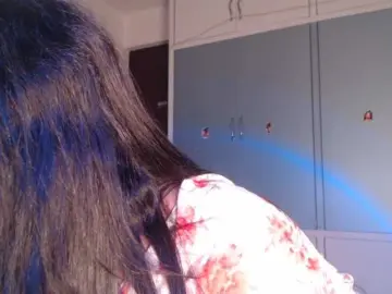 Itshotanu  live sex cam