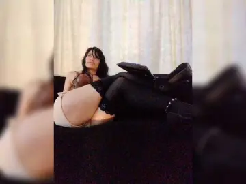 Linda-Tease  live sex cam