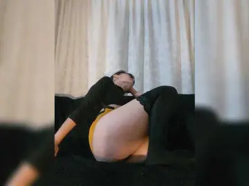 Linda-Tease  live sex cam