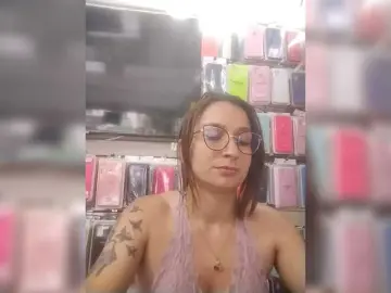 RousseHills  live sex cam