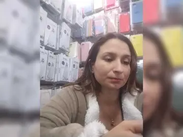 RousseHills  live sex cam