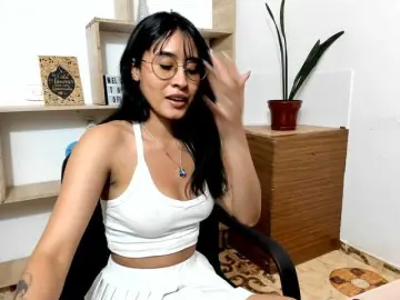 Amy-lennox  live sex cam