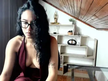 Amy-lennox  live sex cam