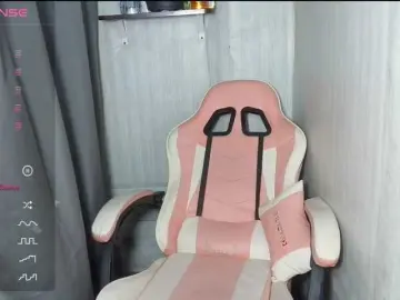 Asiankitties  live sex cam