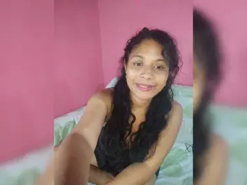 Brendah23  live sex cam