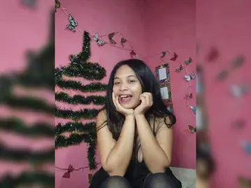 Brendah23  live sex cam