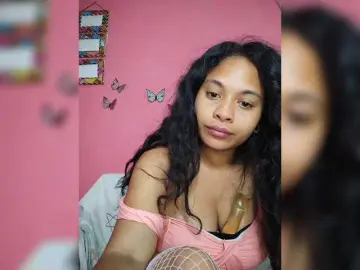 Brendah23  live sex cam