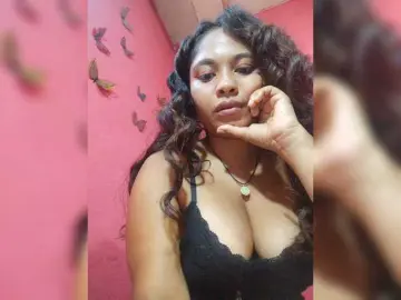 Brendah23  live sex cam