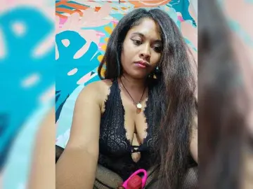 Brendah23  live sex cam