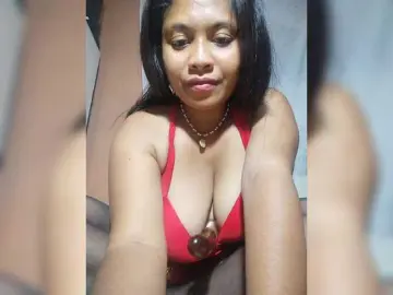 Brendah23  live sex cam