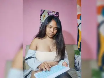 Brendah23  live sex cam