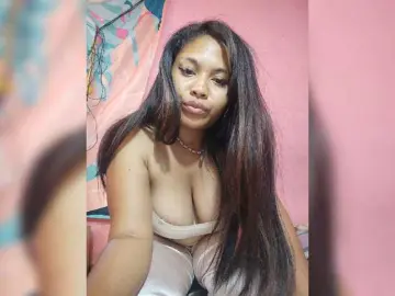 Brendah23  live sex cam