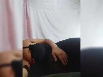 Brendah23  live sex cam