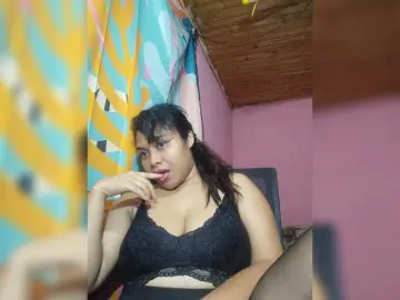 Brendah23  live sex cam