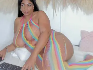 Shakebigass  live sex cam