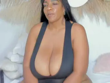 Shakebigass  live sex cam