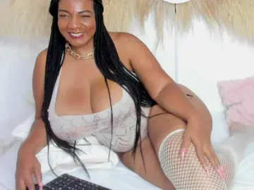 Shakebigass  live sex cam
