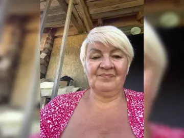 Laura-milf  live sex cam