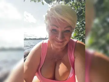 Laura-milf  live sex cam