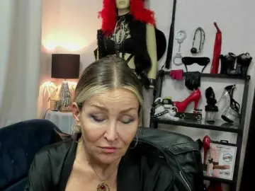 Soft-crystal  live sex cam