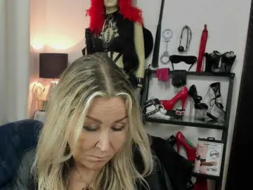Soft-crystal  live sex cam
