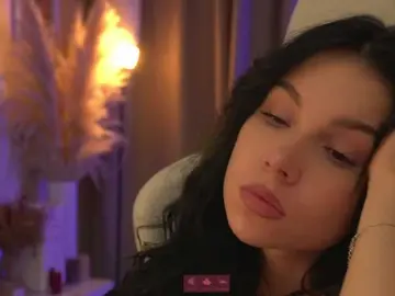 DrammaQueennnn  live sex cam