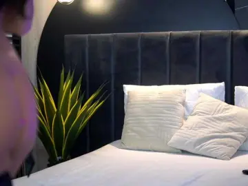 KylieKroft  live sex cam