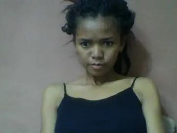 Laynah1a  live sex cam