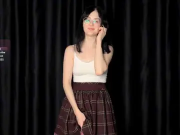 KittyNolick  live sex cam