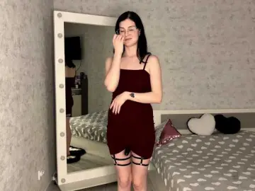 KittyNolick  live sex cam