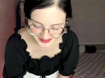KittyNolick  live sex cam