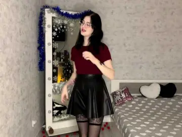 KittyNolick  live sex cam