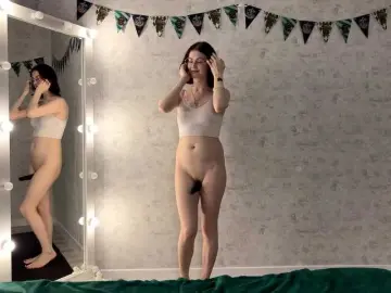 KittyNolick  live sex cam
