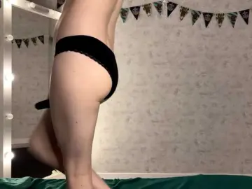 KittyNolick  live sex cam