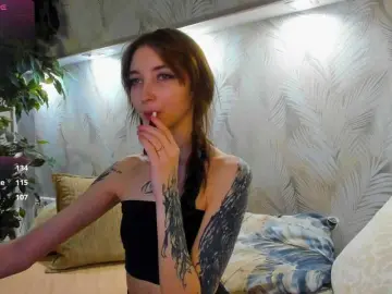 Ellen-Hops  live sex cam