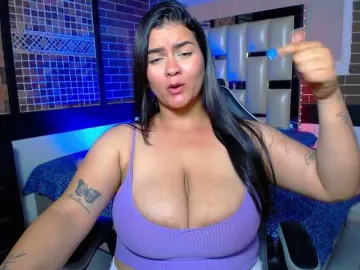 KrissSweetBoobs  live sex cam