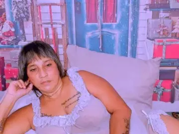 Indianroxy  live sex cam