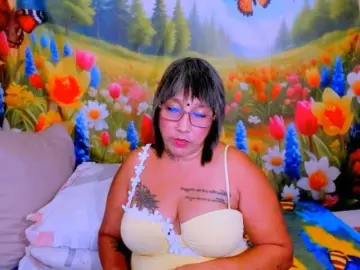 Indianroxy  live sex cam