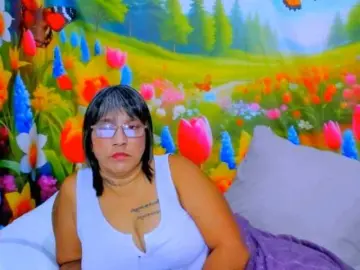 Indianroxy  live sex cam