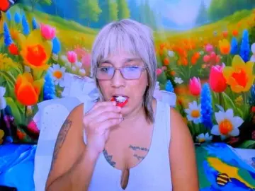 Indianroxy  live sex cam