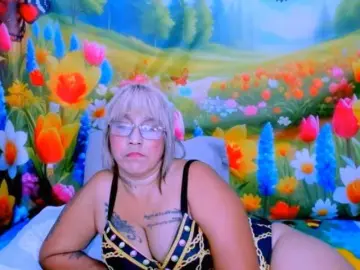 Indianroxy  live sex cam