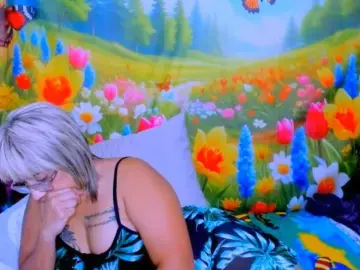 Indianroxy  live sex cam