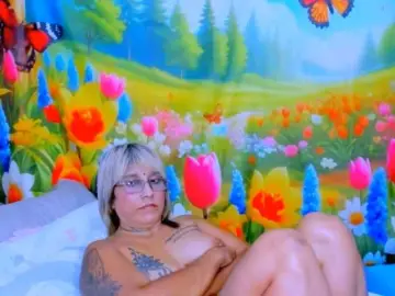 Indianroxy  live sex cam