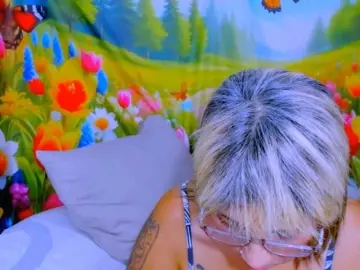 Indianroxy  live sex cam