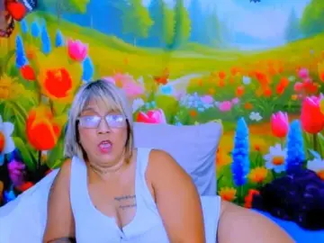 Indianroxy  live sex cam