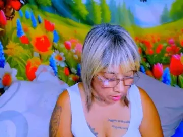 Indianroxy  live sex cam